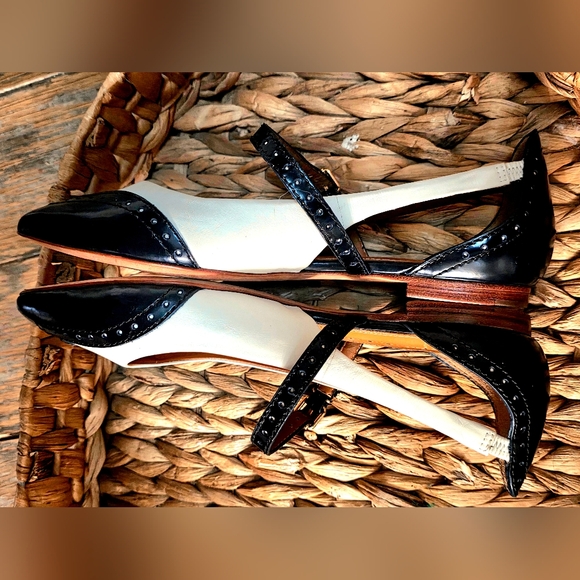 Tory Burch Bernadette Pointed-Toe Flats Black & Ivory Size 5.5 - Picture 6 of 11